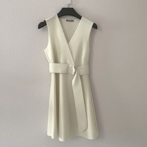 Zara white V neck dress 👒 🌊